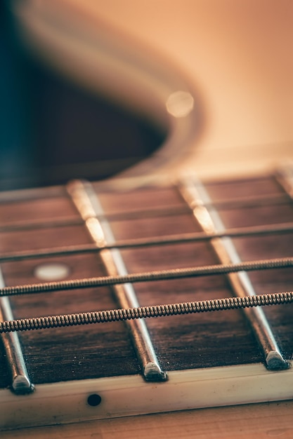 Corde su una ripresa a macroistruzione di chitarra acustica classica