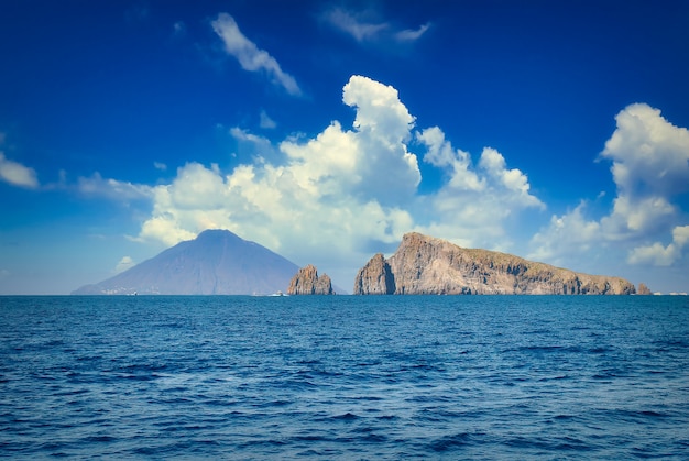 エオリア諸島のストロンボリ島