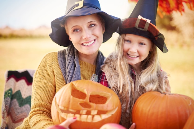 Free photo strong bond between mother and her daughter