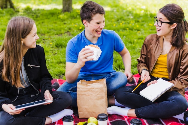 Free photo students laughing at lunch time