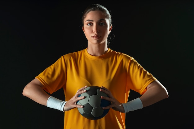Free photo studio portrait  of handball player