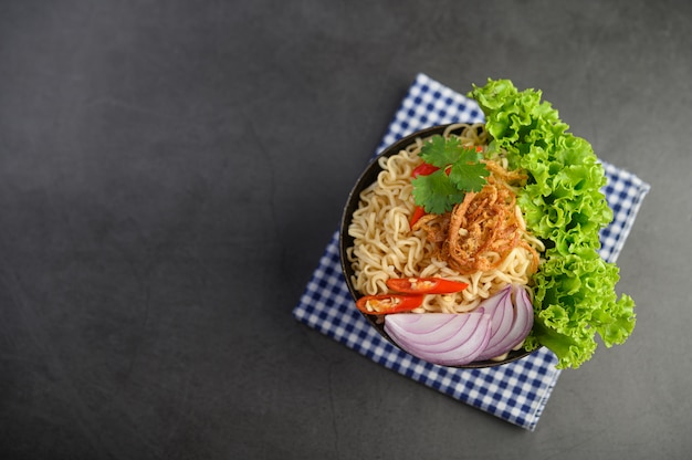 Free photo the style still life with noodles in the bowl.