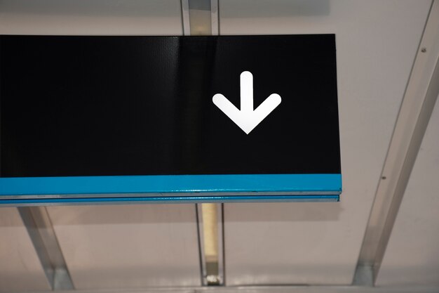 subway white arrow on black background