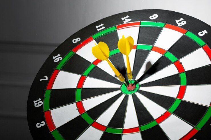 Free Photo success hitting target aim goal achievement concept