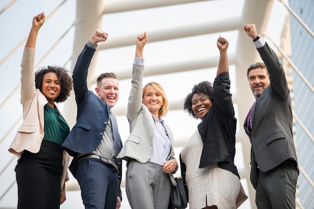 Foto gratuita business team di successo e felice