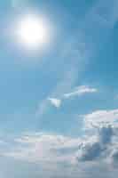 Free photo sun rays on cloudy sky