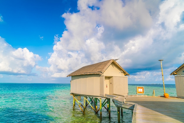 Восход солнца бунгало Мальдивы atoll sun