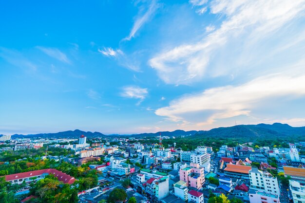 日の出居住空の日の波