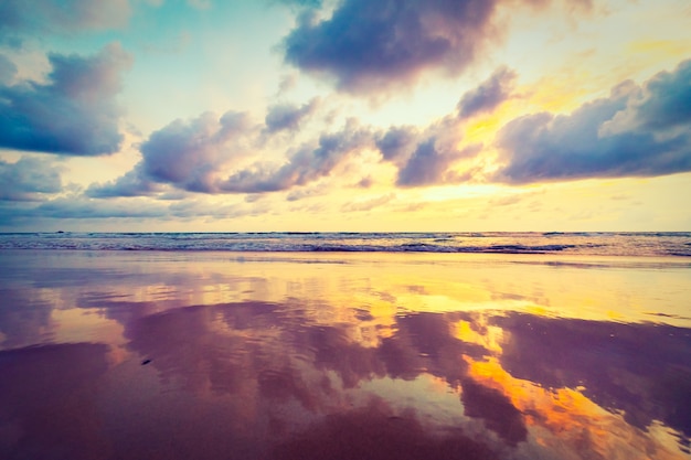 Free photo sunset on the beach