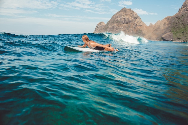 Free photo surfer in the ocean