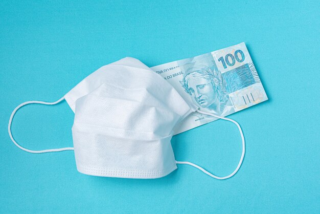 Surgical mask and brazilian real money, 
