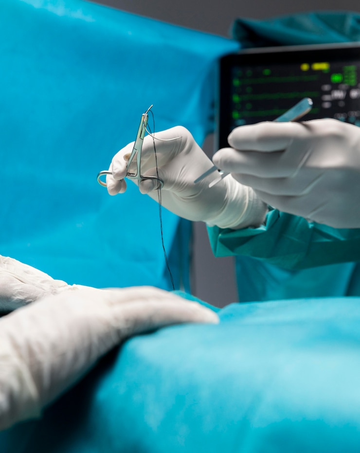 Free Photo surgical procedure made by doctor