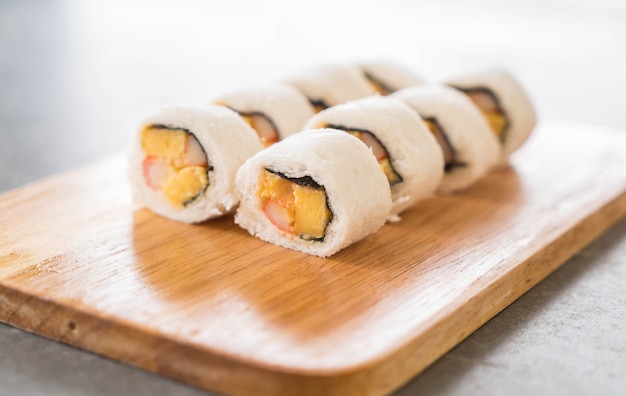 Free photo sushi sandwich roll