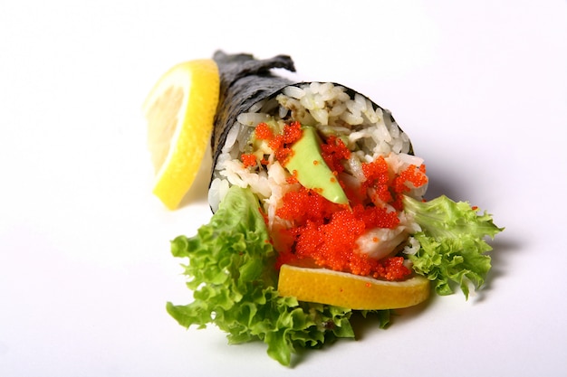Foto gratuita sushi su bianco