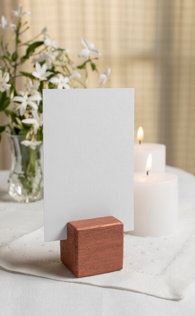 Table arrangement with beautiful flowers