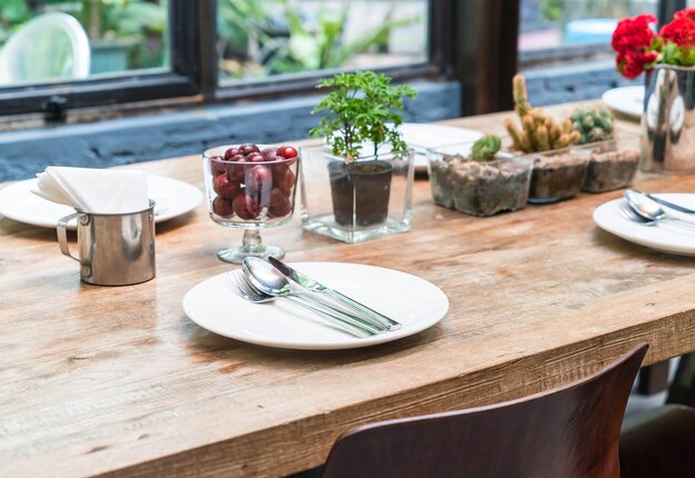 table set on dinning table