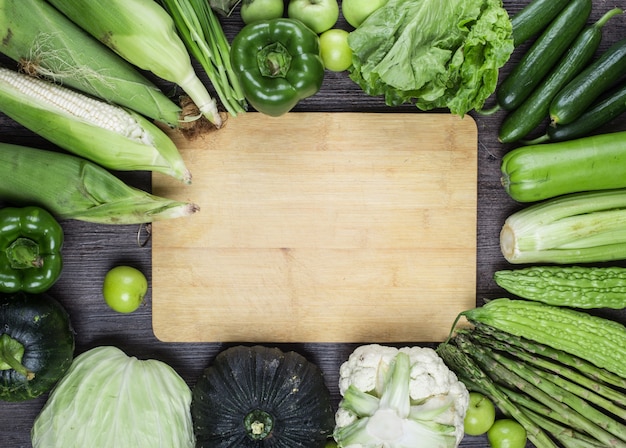 Table with green vegetables