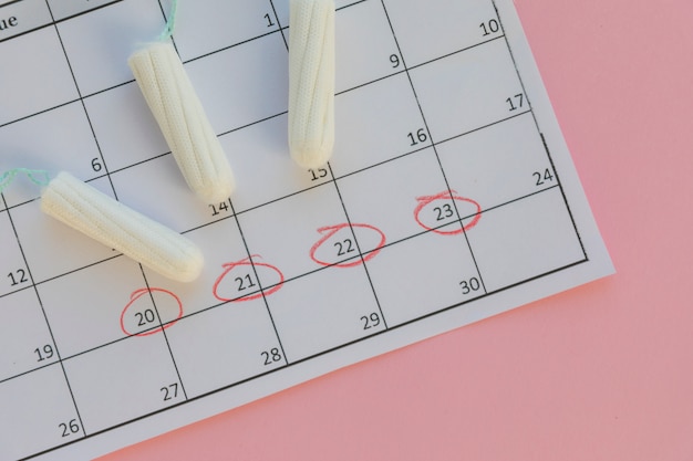 Free photo tampons on a calendar