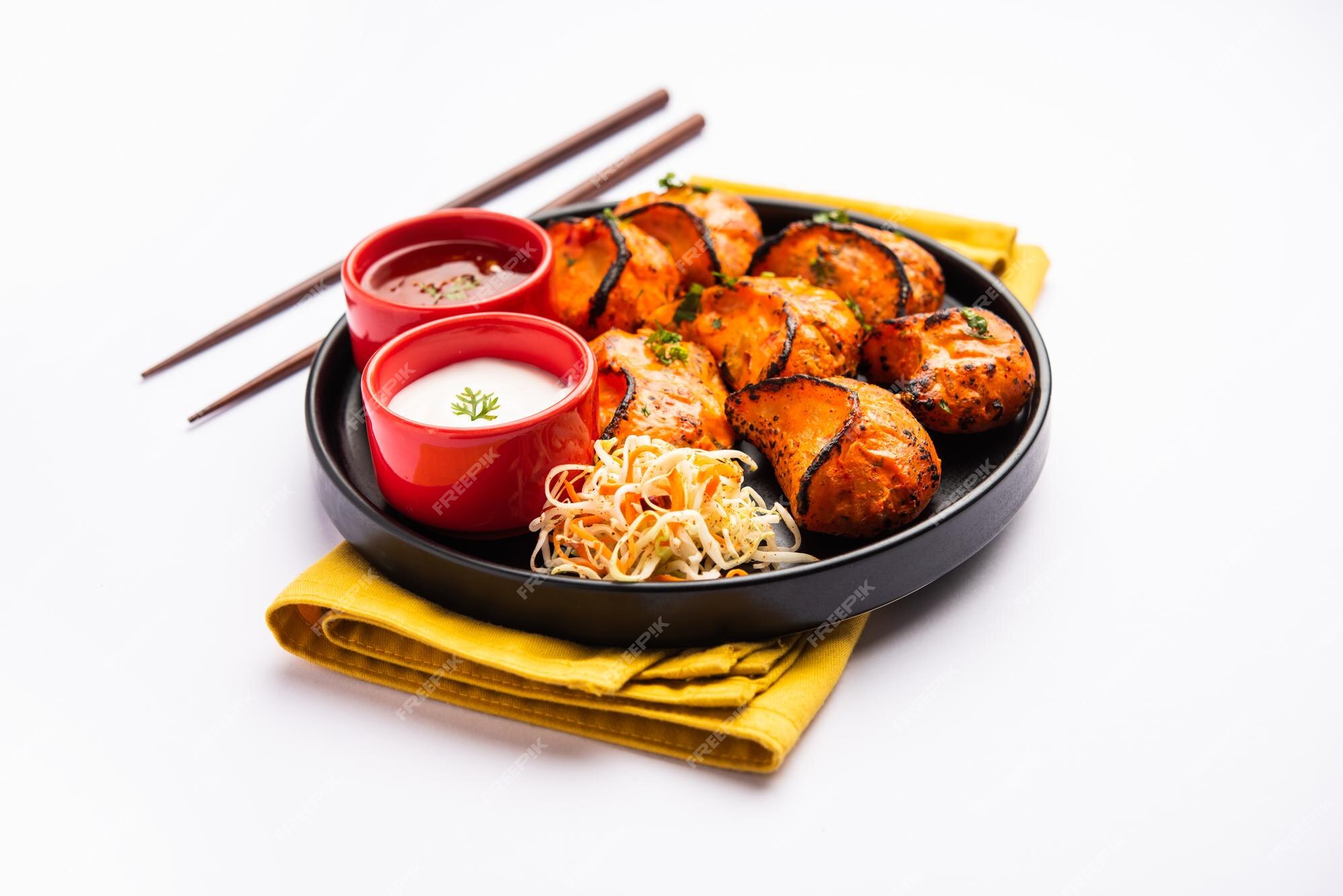 Free Photo Tandoori Momo Veg Or Non Veg In Red And Cream Sauce free-photo-tandoori-momo-veg-or-non-veg-in-red-and-cream-sauce