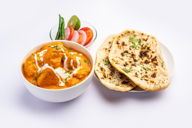 Free photo tasty butter chicken curry or murg makhanwala or masala dish from indian cuisine