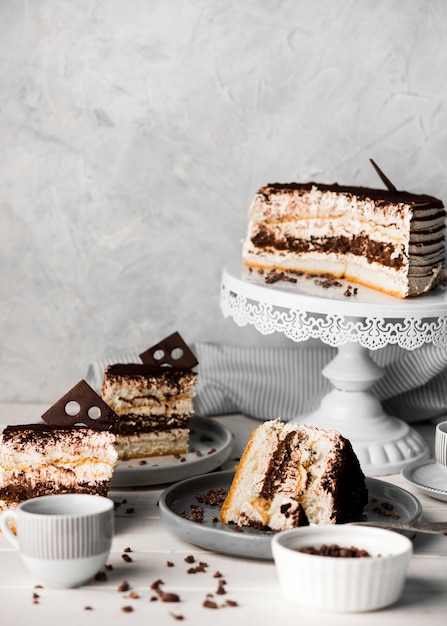Free photo tasty chocolate cake arrangement