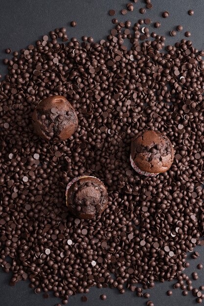 Free photo tasty chocolate chips muffins