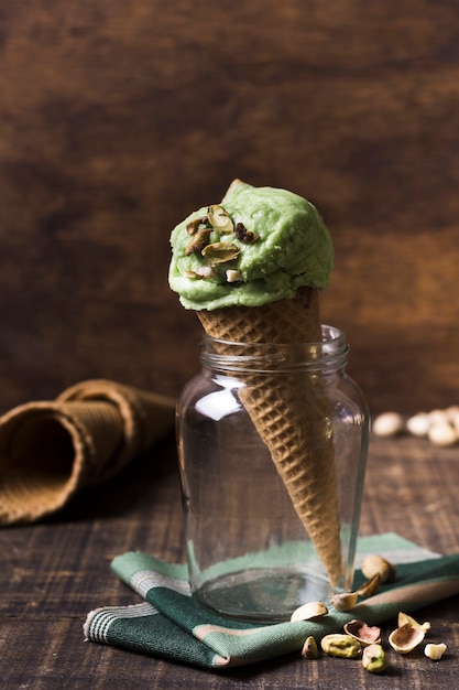 Foto gratuita gustoso gelato artigianale al pistacchio