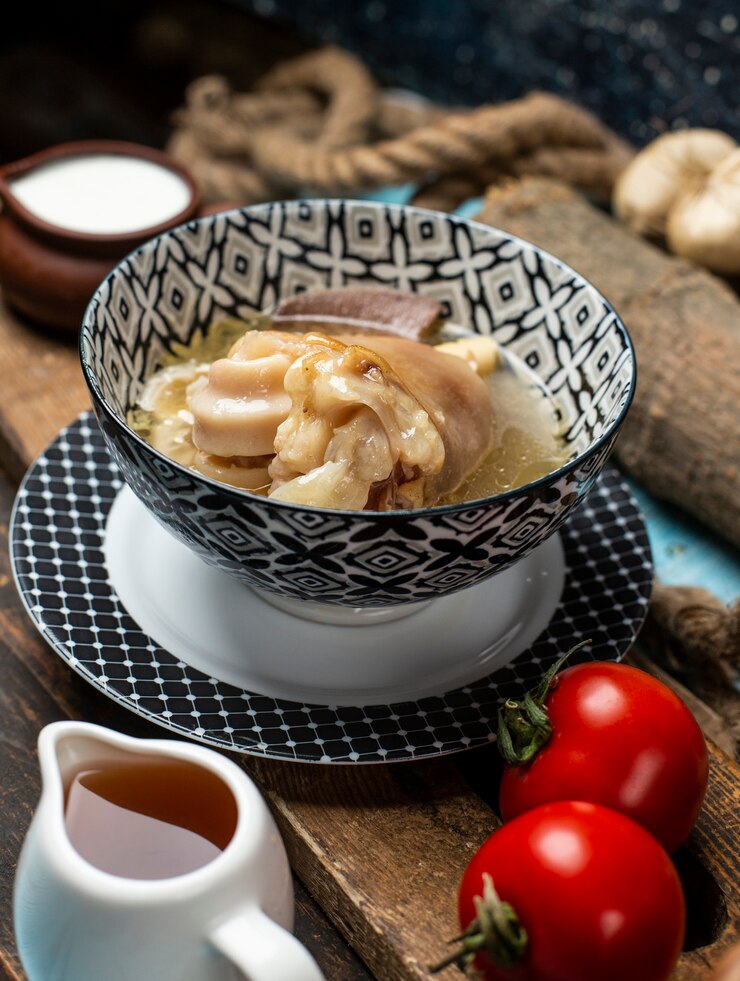 免費 Photo 味道美味的肉飯和,在桌子上