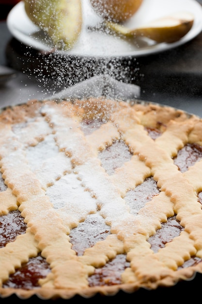 Foto gratuita gustosa torta con zucchero a velo