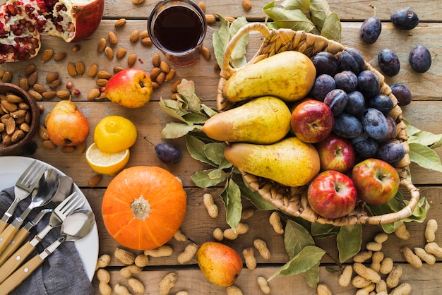 Tasty thanksgiving meal arrangement