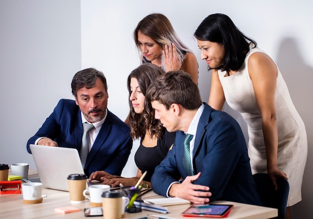 Free photo team meeting at office mock-up