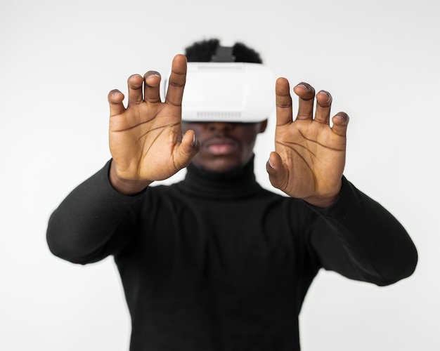 Free photo technology man using a virtual reality headset device