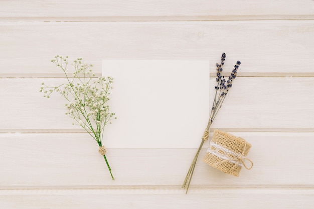 Template, bouquets of flowers and cord