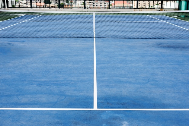 La partita di sport del campo da tennis gioca il concetto del gioco