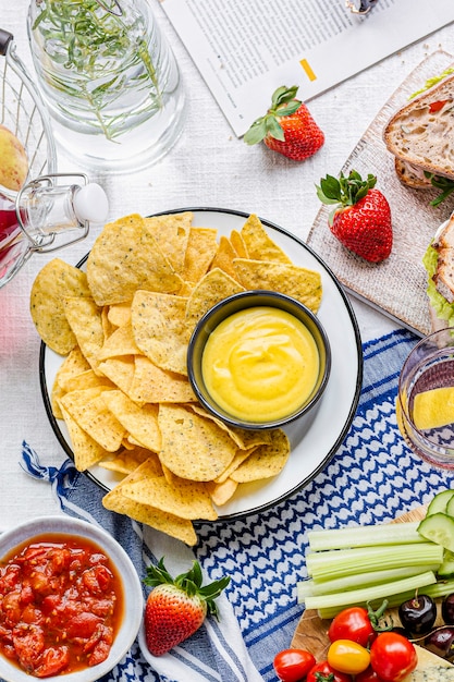 Foto gratuita picnic tex mex con tortilla chips