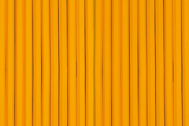 オレンジ色の鉛筆の質感
