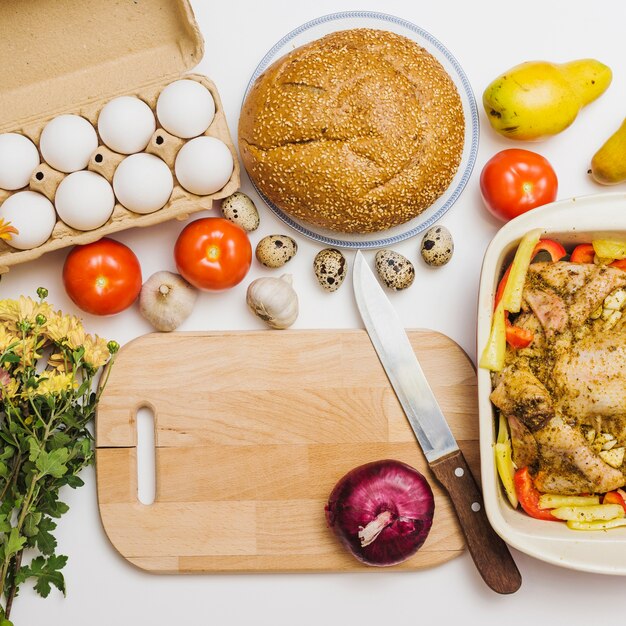 Thanksgiving food composition with bread