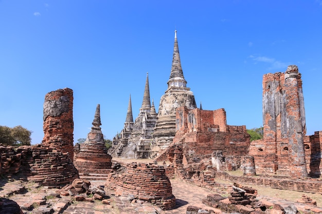 태국 아유타야 Phra Si Sanphet 사원에 있는 3개의 고대 탑