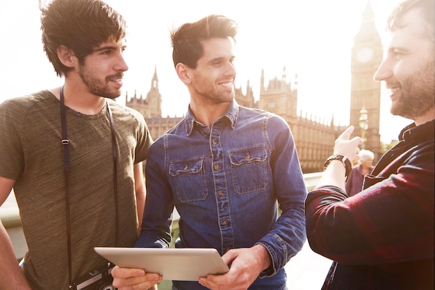 Free photo three best friends touring the london