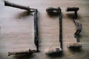 Бесплатное фото Три инструмента плотника