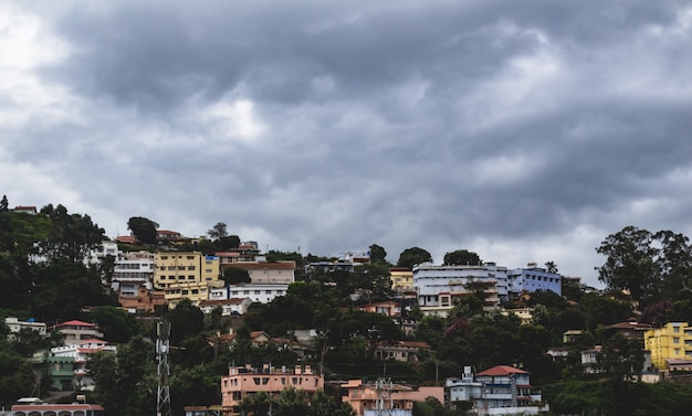 Foto gratuita villaggio colorato imballato molto stretto in india