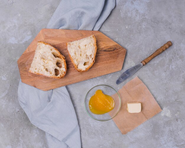 Toasted bread with sweet jam