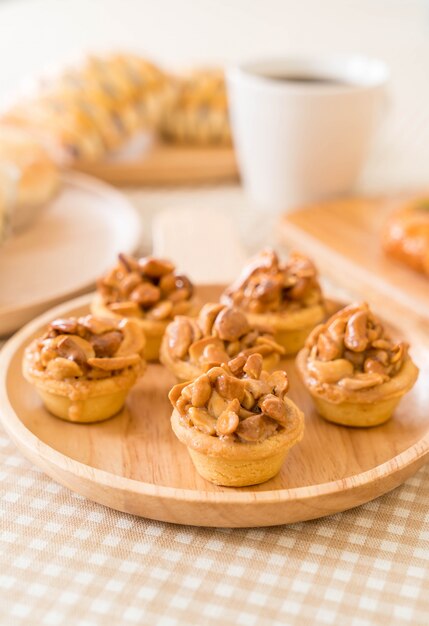 toffee cupcake with coffee