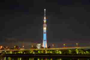 Free photo tokyo skytree at night in japan