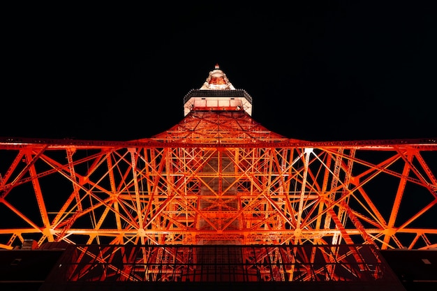 Foto gratuita torre di tokyo di notte