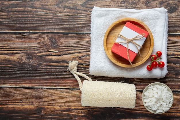 Sapone al pomodoro per la cura della pelle del corpo