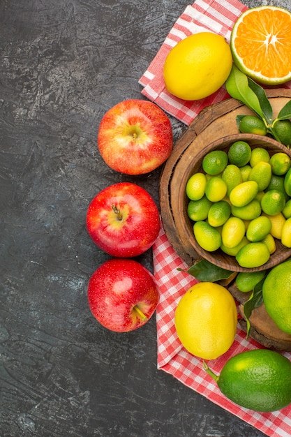 체크 무늬 식탁보에 보드에 최고 확대보기 감귤 사과 감귤류 과일