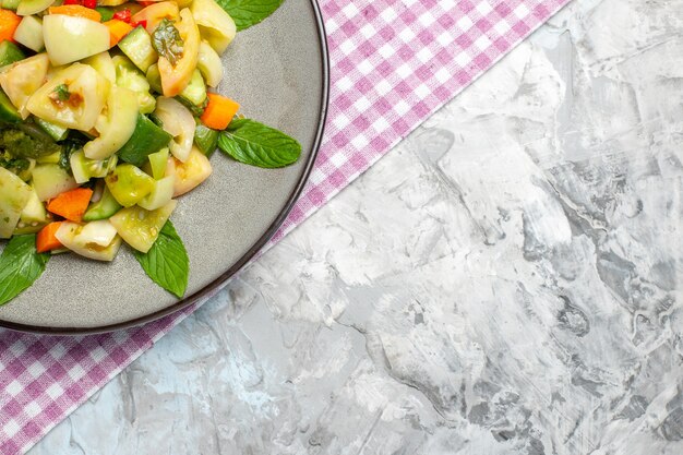 Салат с яблоком: лучшие рецепты на любой вкус