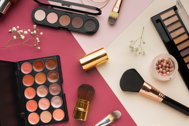 Top view arrangement with beauty products 