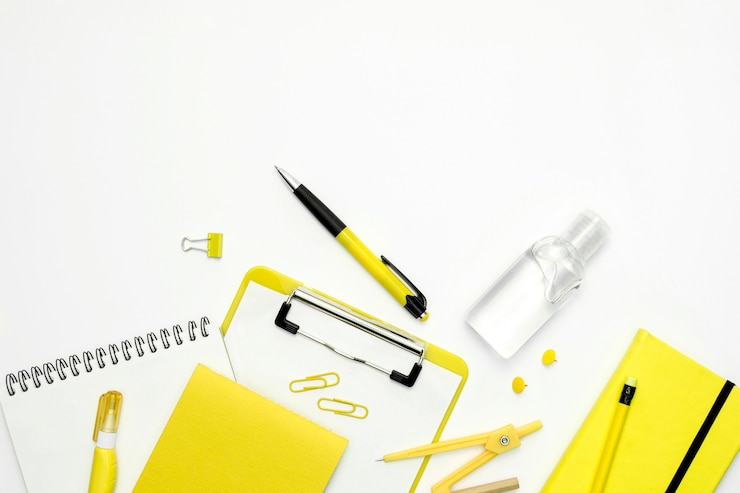 Free Photo top view back to school items